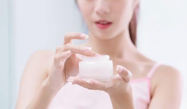 Bôi Kem Dưỡng Ẩm Bao Nhiêu Lần Mỗi Ngày Là Đủ