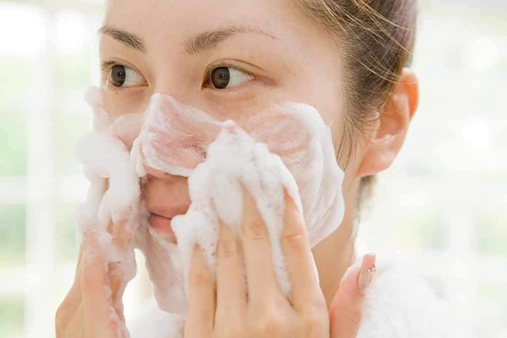 Vì sao cần chọn sữa rửa mặt đúng loại da?