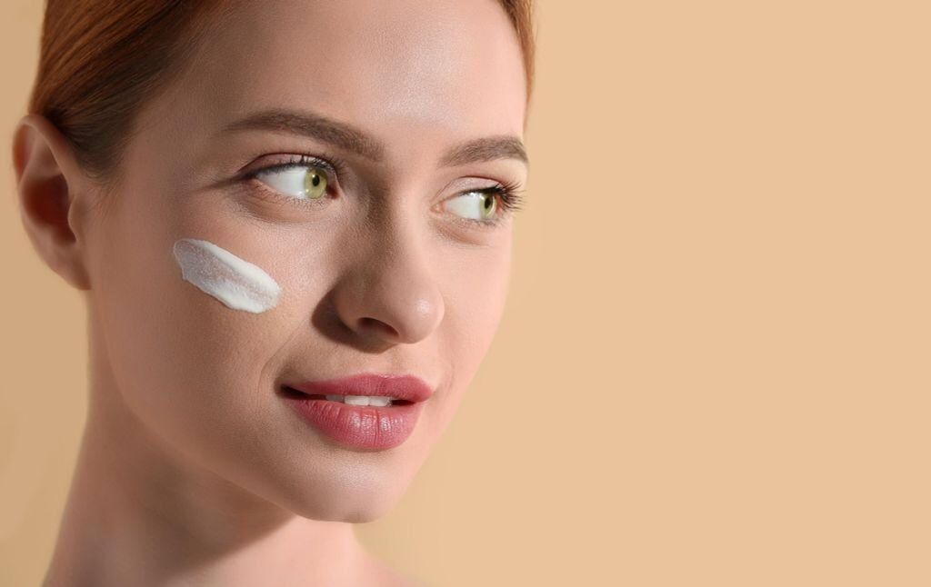 Cách chăm sóc da ngày mưa nồm để tránh nổi mụn